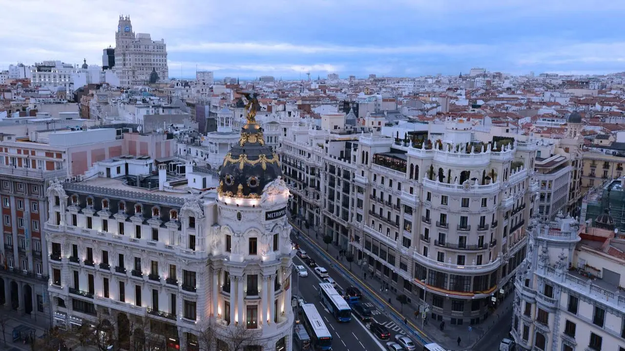 Imagen de la Gran V&iacute;a desde la azotea del Circulo de Bellas Artes