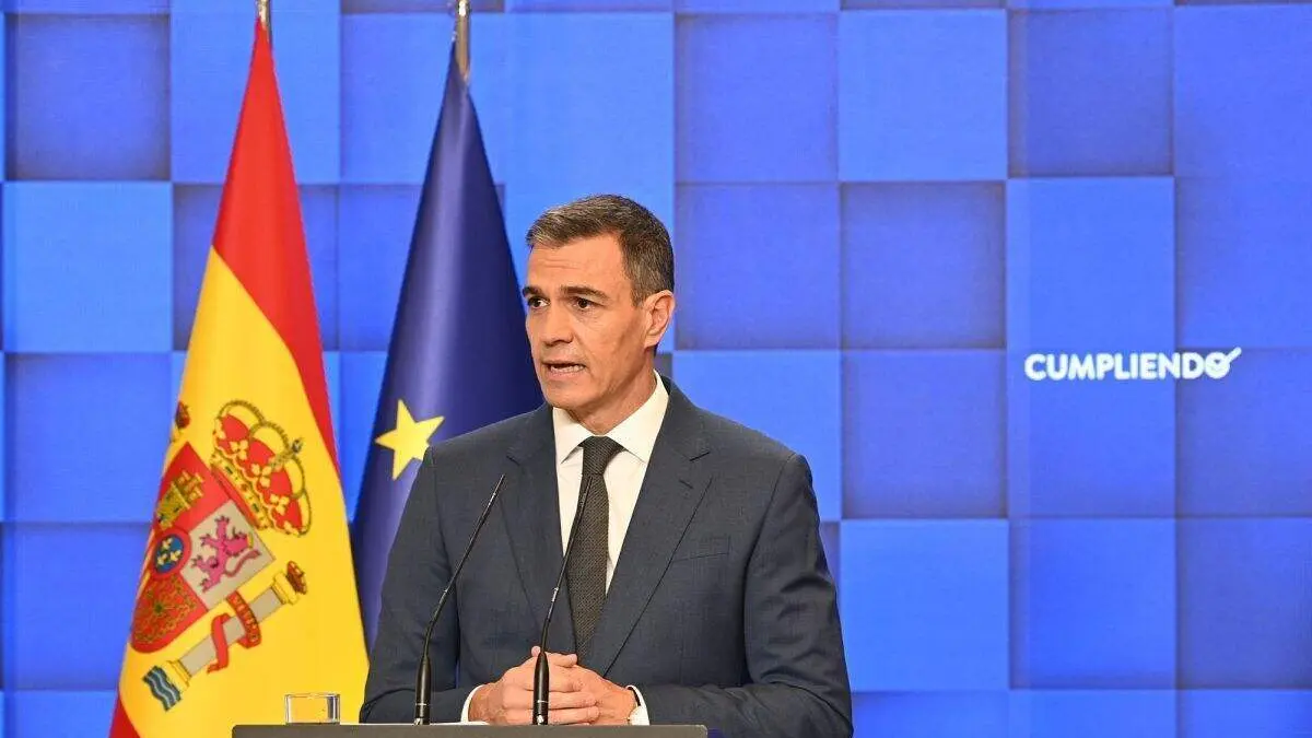 Pedro S&aacute;nchez, ante los medios de comunicaci&oacute;n | Foto de Pool Moncloa/Borja Puig de la Bellacasa