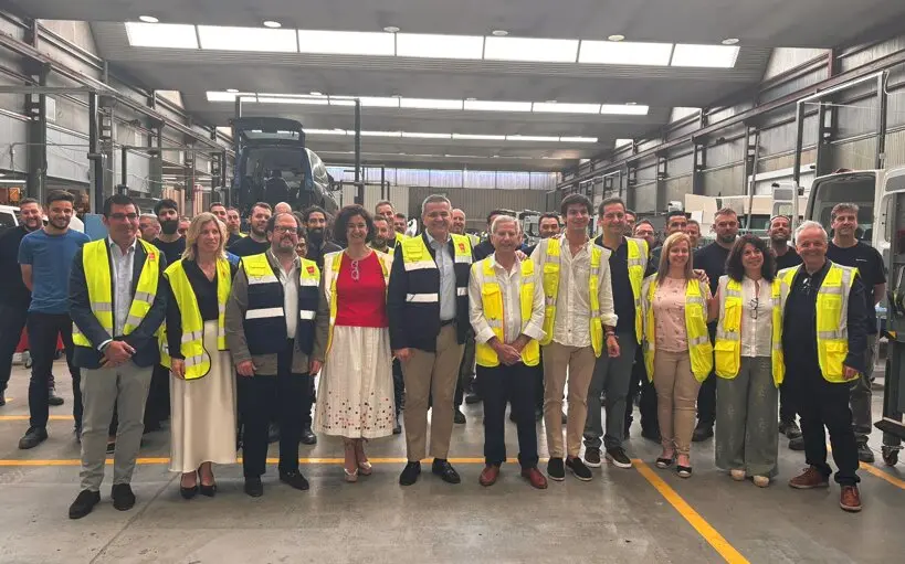 El consejero Rodrigo ha visitado en Getafe la sede de Rehatrans, empresa  referente en este sector - Foto Comunidad de Madrid