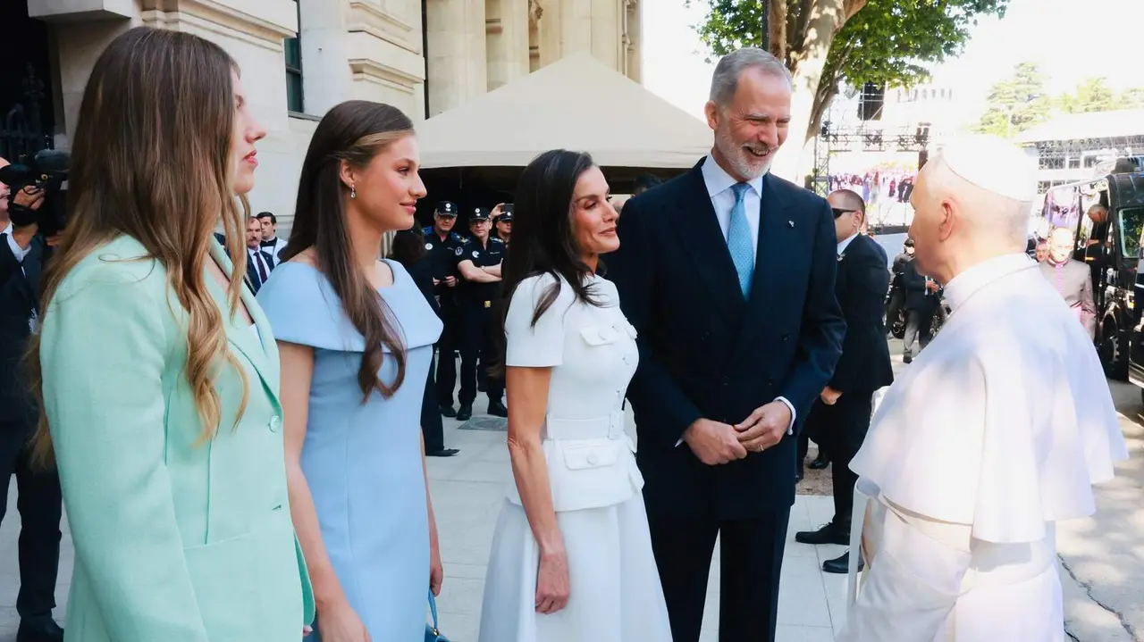 La Familia Real con el Pont&iacute;fice en Cibeles | Foto de Casa del Rey