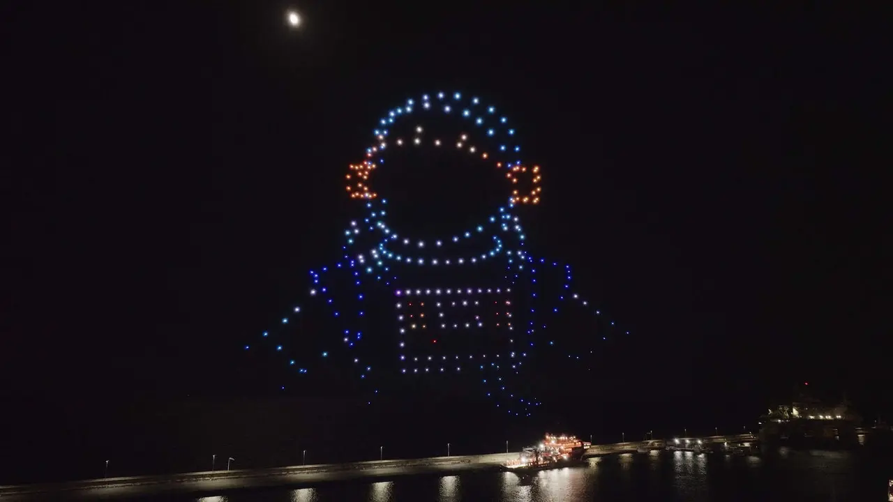 UMILES Drone Light Show - Viaje Espacial 300 drones