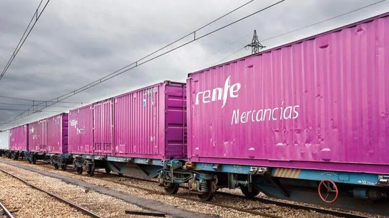Tren de mercanc&iacute;as - Foto de Renfe