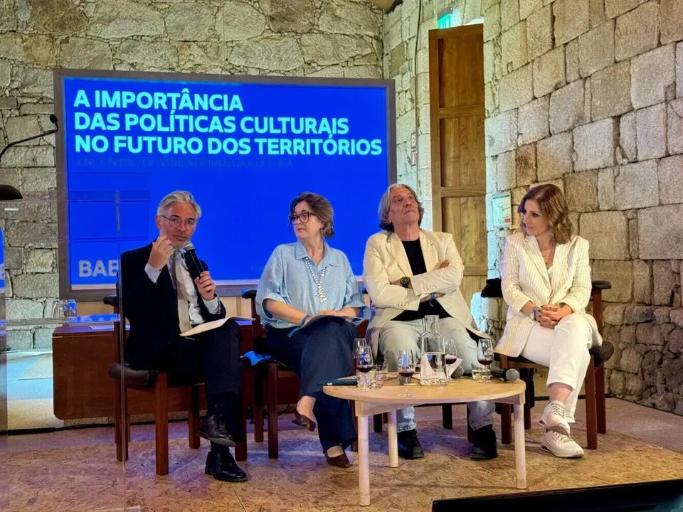 La delegada de Cultura, Turismo y Deporte, Marta Rivera de la Cruz, en el encuentro &lsquo;La importancia de las pol&iacute;ticas culturales en el futuro de los territorios&rsquo;, organizado en el marco del festival BABELL en Oporto