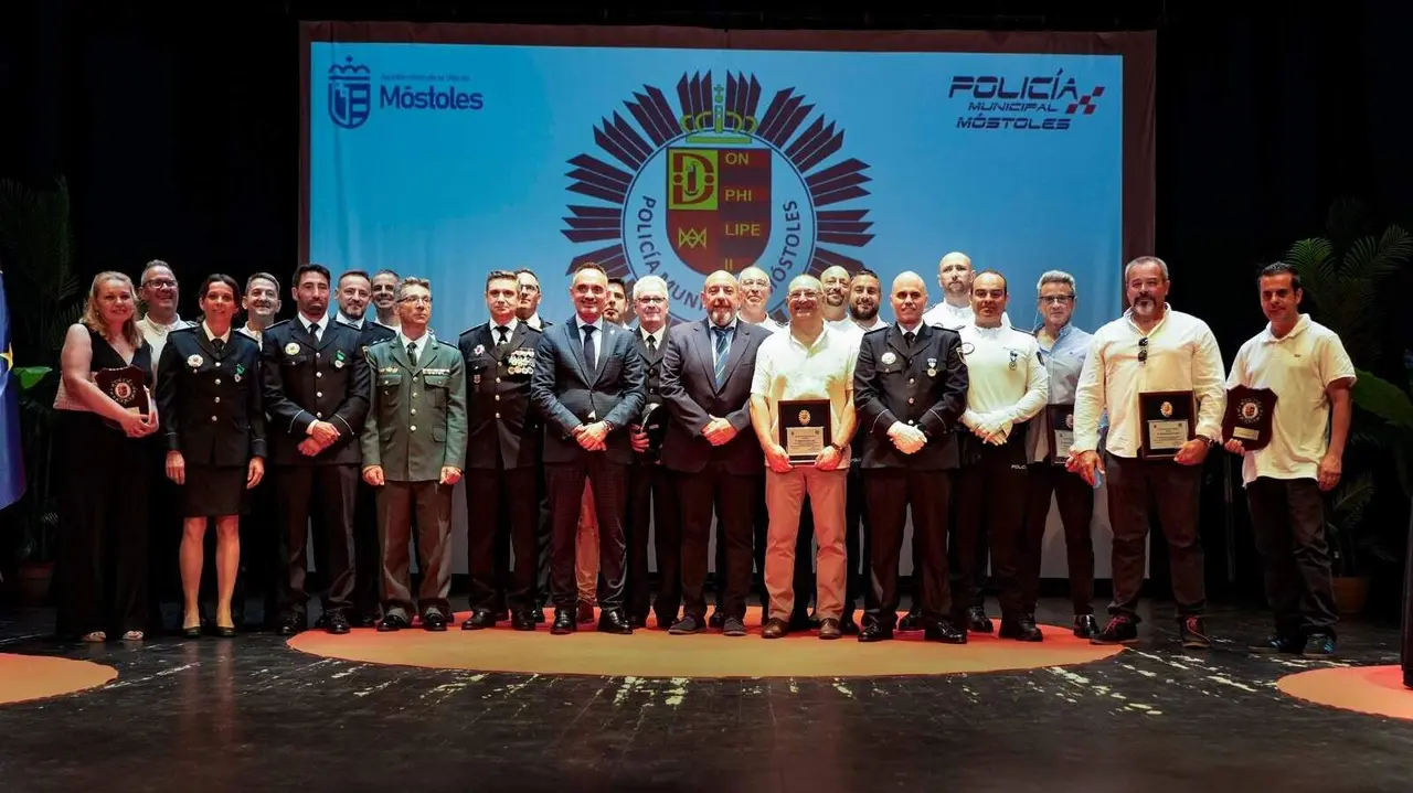 M&oacute;stoles rinde honores a su Polic&iacute;a Municipal con la entrega de distinciones en el d&iacute;a de San Juan Bautista - Foto del Ayuntamiento de M&oacute;stoles