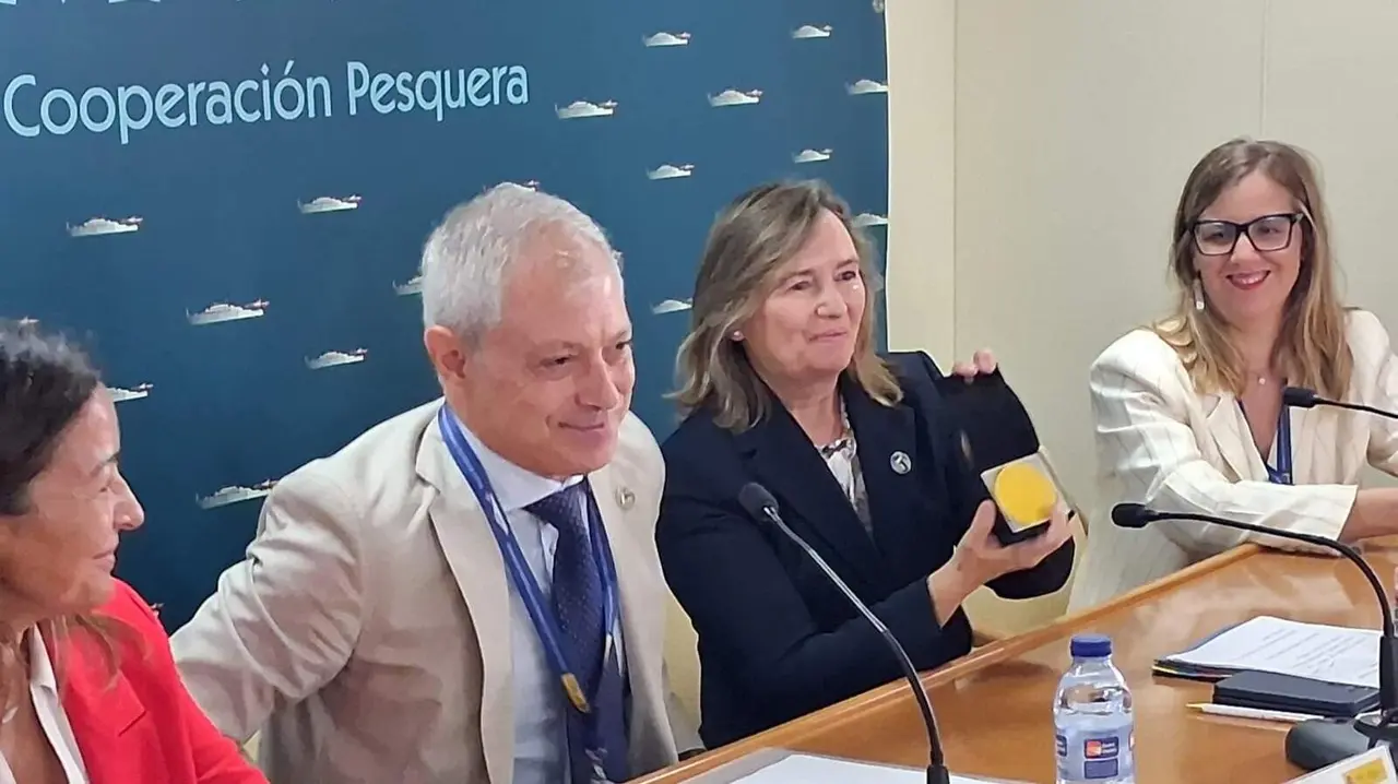 La FAO premia a Espana por liderar la lucha contra la pesca ilegal - Foto del  Ministerio de Agricultura, Pesca y Alimentaci&oacute;n