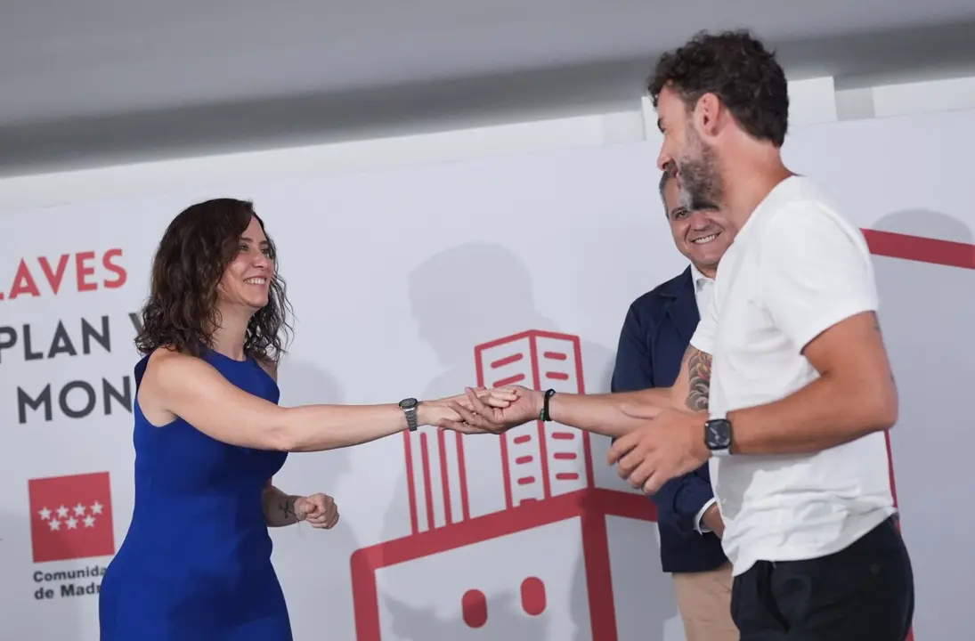 Ayuso entrega las llaves de 524 viviendas del  
Plan Vive de alquiler asequible en Boadilla del Monte - Foto Comunidad de Madrid