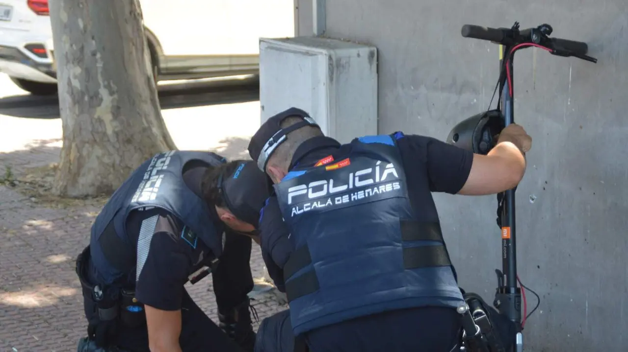 La Polic&iacute;a  de Alcal&aacute; de Henares intensifica los controles tras constatar que casi el 100% de los patinetes incumple la normativa - Foto del Ayuntamiento de Alcal&aacute; de Henares