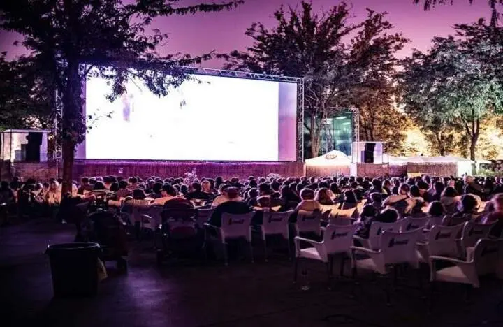 Imagen de archivo del ciclo &lsquo;Cine caliente&rsquo; en el parque de la Bombilla