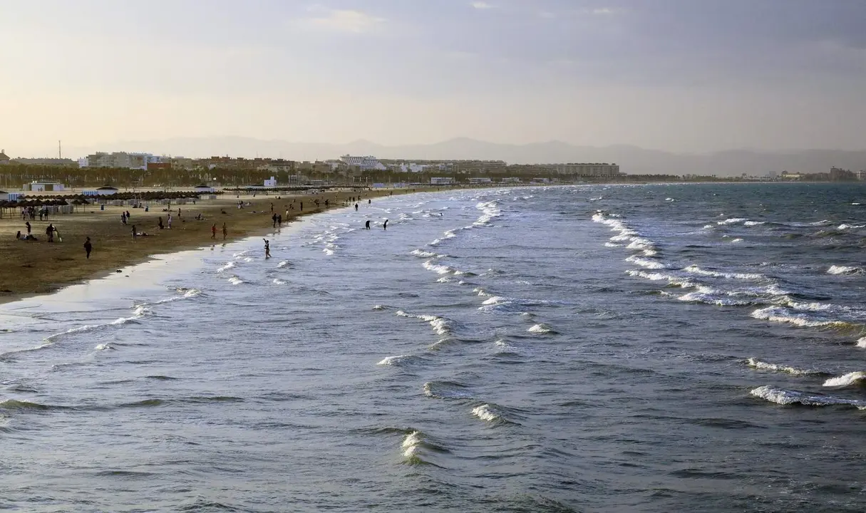 La brisa marina se ralentiza, perdiendo parte de su capacidad de aliviar el calor en ciudades como Val&egrave;ncia. / Wikimedia