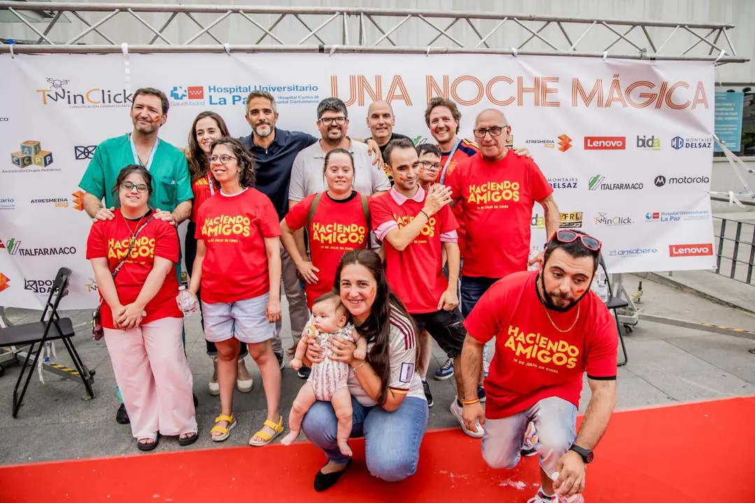 500 pacientes y profesionales del Hospital La Paz celebran el pase de Espa&ntilde;a a la final del Mundial