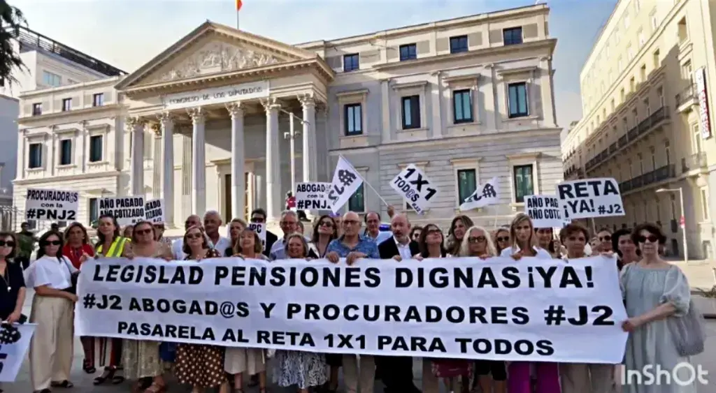 El Movimiento #J2 fija los l&iacute;mites constitucionales del Reglamento de la Pasarela de mutualistas al RETA - Foto del Movimiento #J2