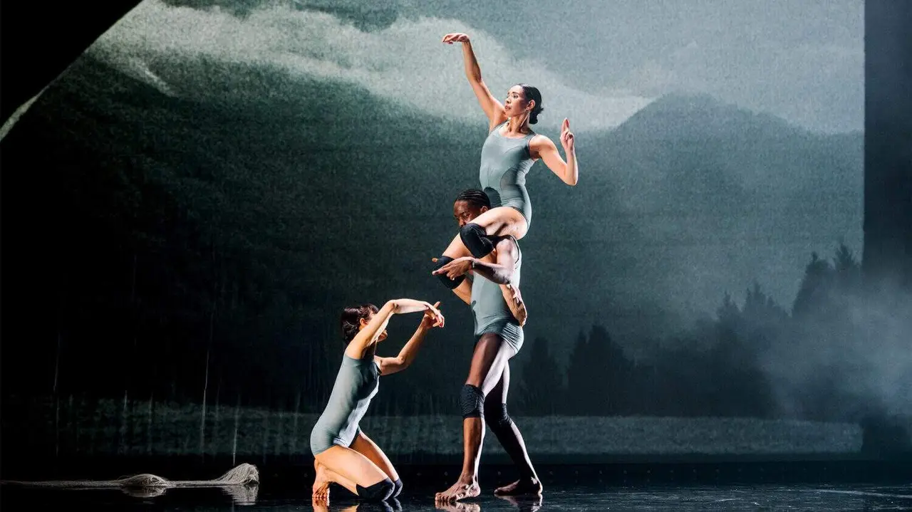 Imagen de 'Last and First Men', de la compa&ntilde;&iacute;a Neon Dance. &copy;Miles Hart Photography - Ayuntamiento de Madrid