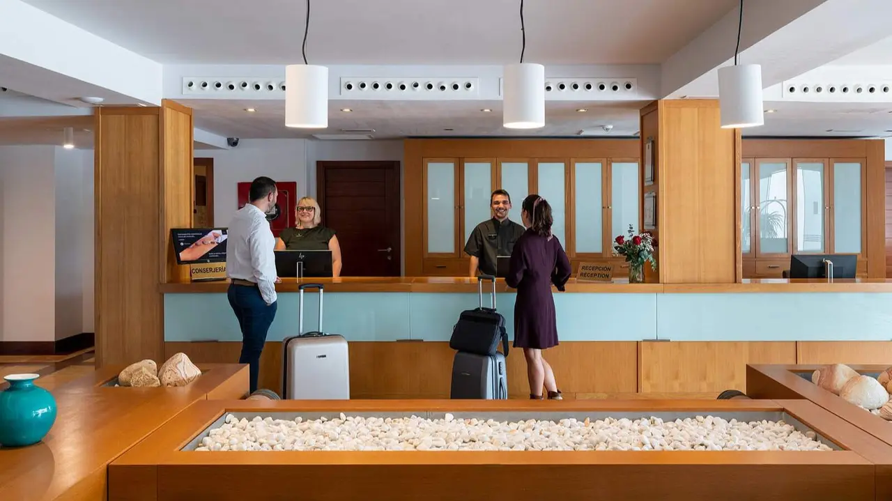 Paradores celebra el 30&ordm; aniversario de su programa de fidelizaci&oacute;n 'Amigos de Paradores' con un sorteo especial - Foto de Paradores
