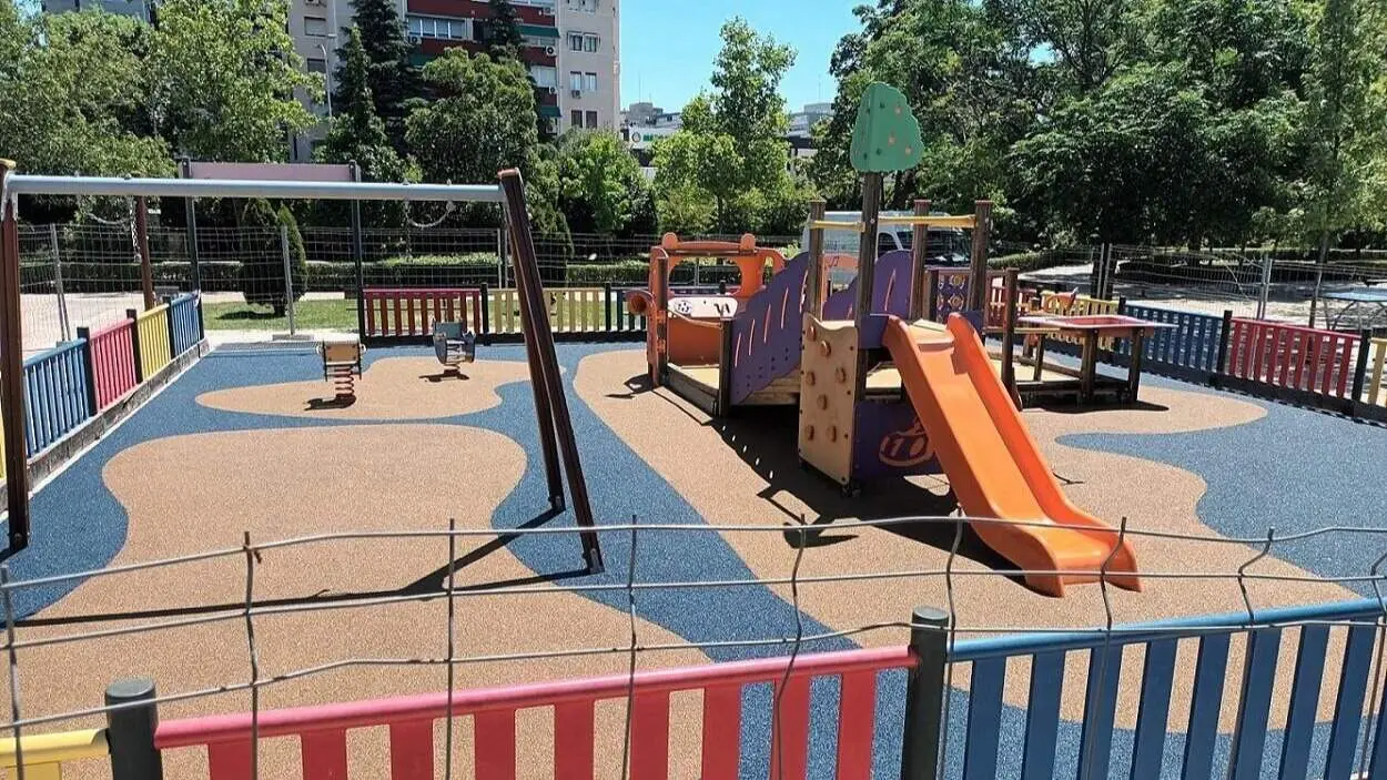 El Ayuntamiento de Fuenlabrada arranca en Parque Miraflores su plan de renovaci&oacute;n de &aacute;reas infantiles - Foto del Ayuntamiento de Fuenlabrada