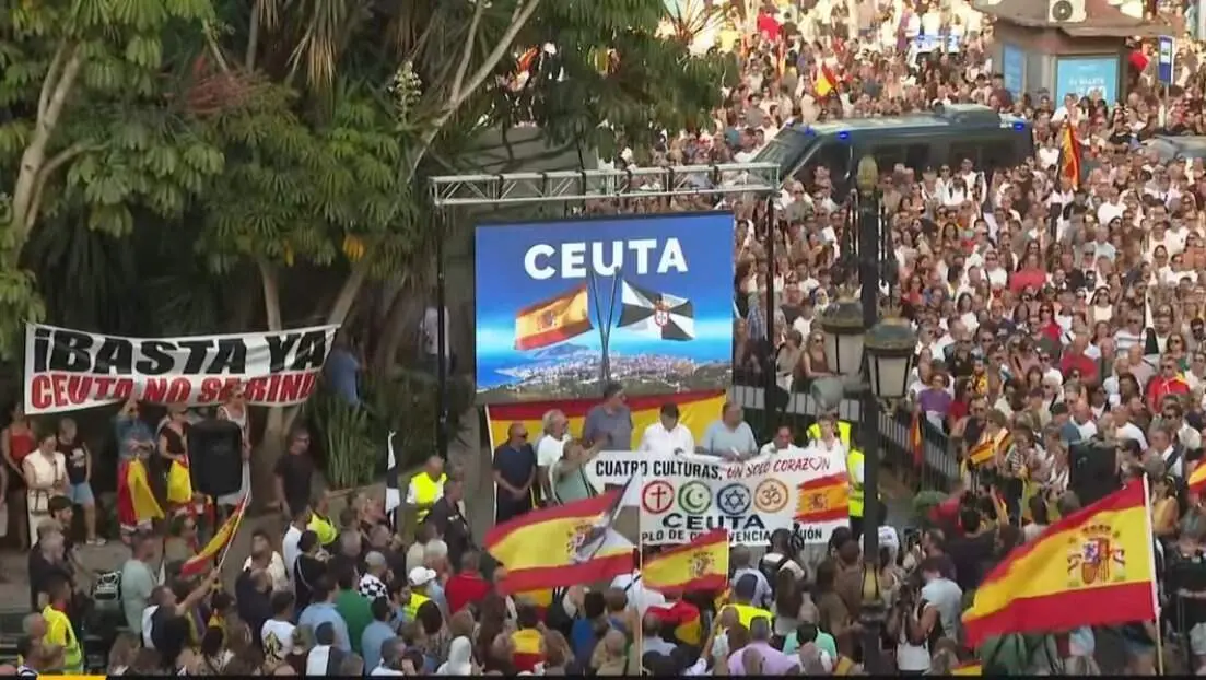 Manifestaci&oacute;n en Ceuta: "Cuatro culturas, un solo coraz&oacute;n"
- Foto de Pallas 🇪🇸⭐️⭐️🏆
@Deploy_U en X