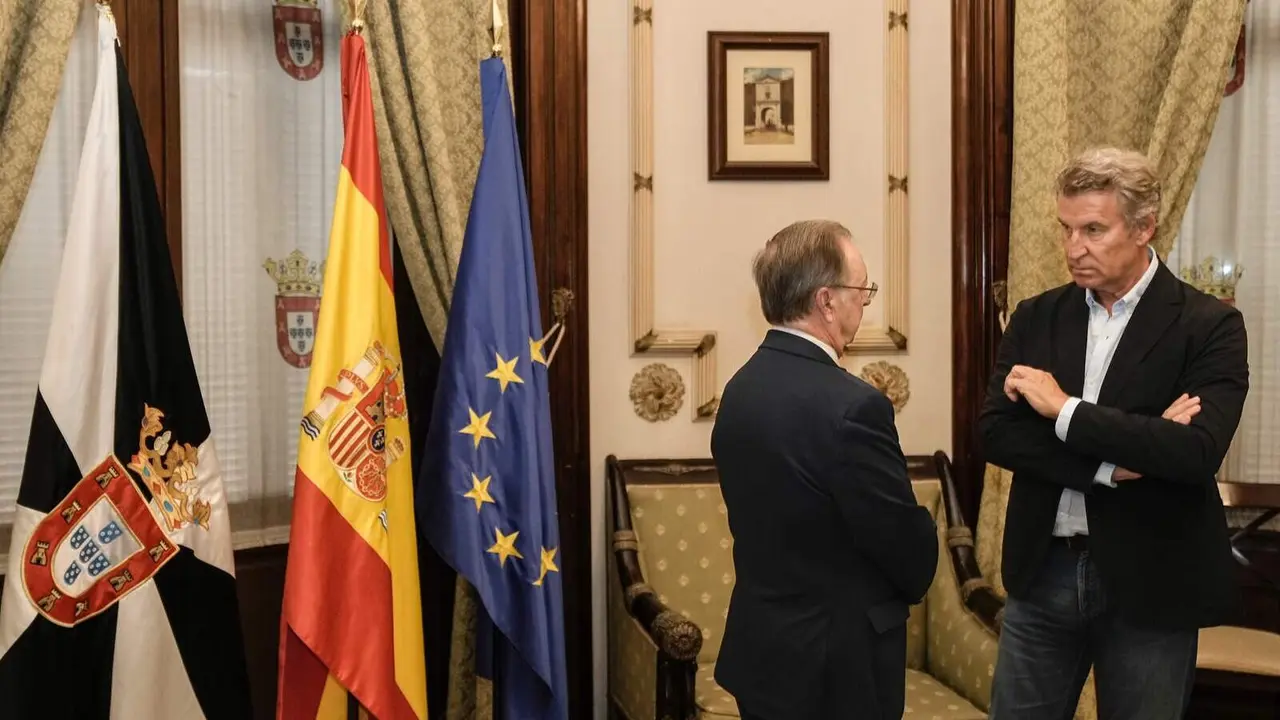Feij&oacute;o, con el presidente de Ceuta en su visita del mi&eacute;rcoles | Foto del PP