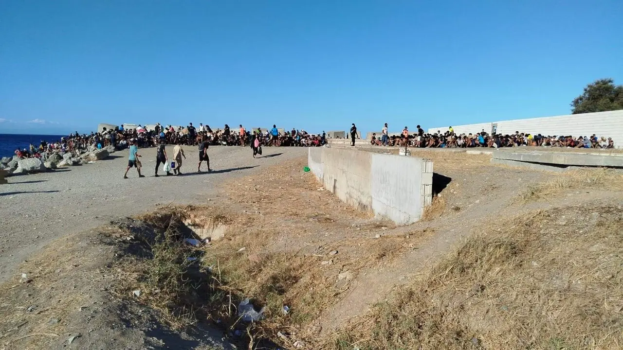 Imagen de la playa del Trampol&iacute;n, Ceuta - Ana Levante, JuntosPolGC