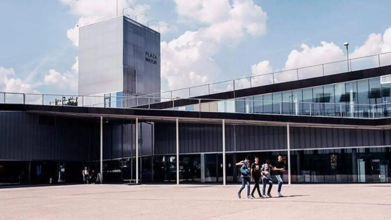 UAM