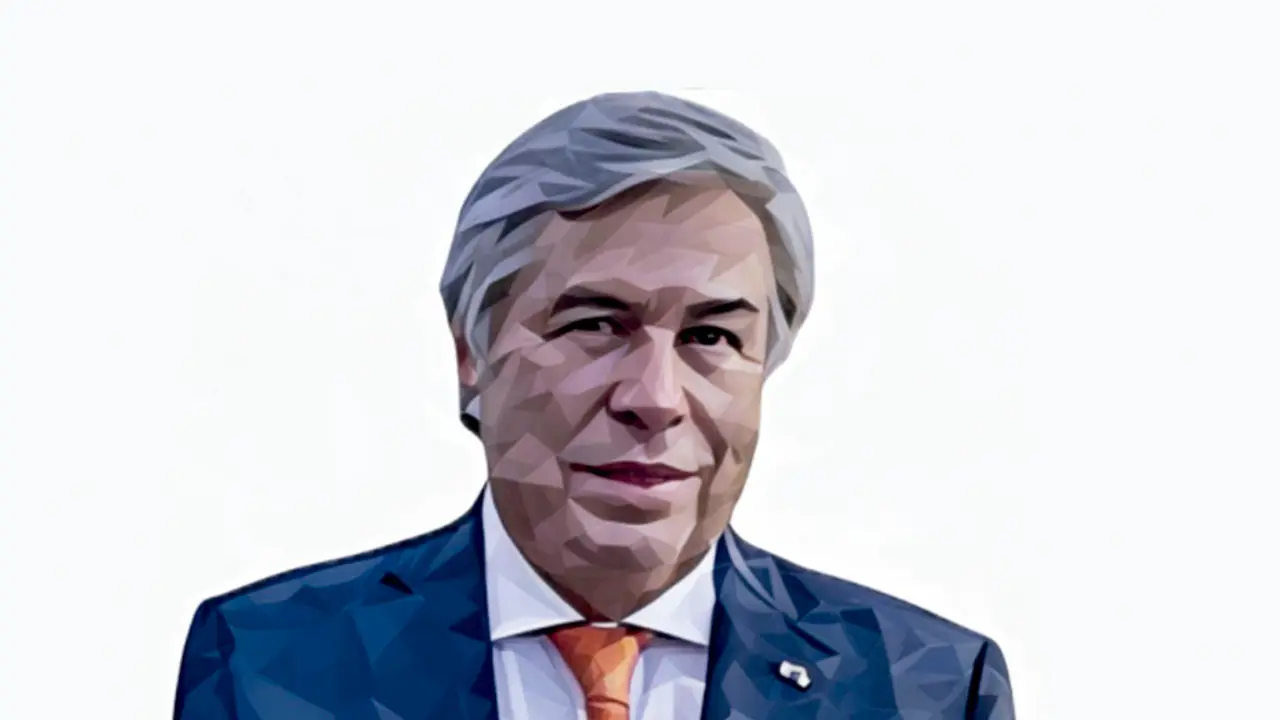 V&iacute;ctor G Ricardo