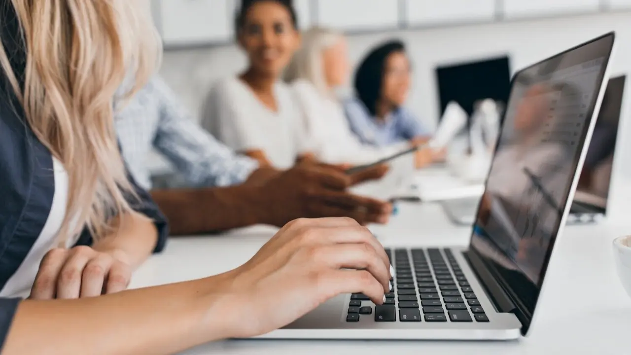 Tecnolog&iacute;a j&oacute;venes - lookstudio