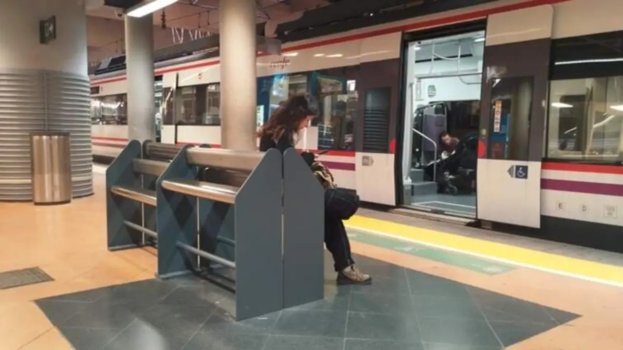 Bancos isqui&aacute;tico Cercan&iacute;as Madrid - Foto Renfe