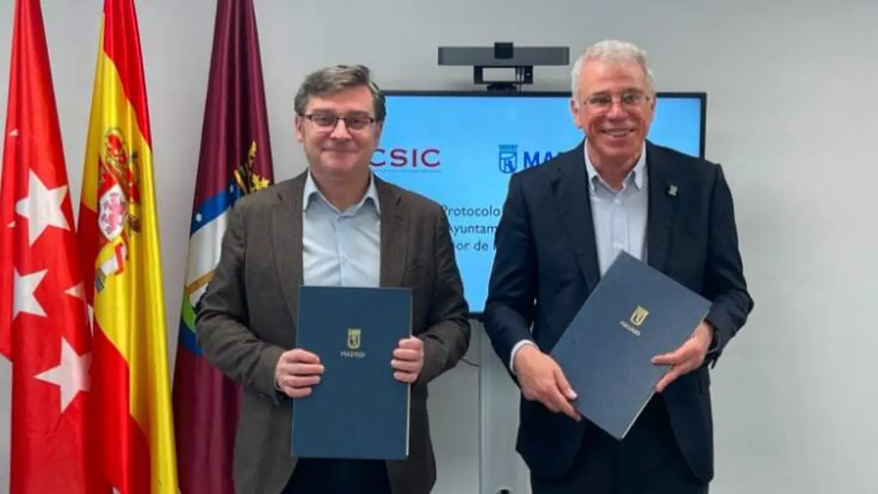 Firma protocolo de actuaci&oacute;n entre el Ayuntamiento y CSIC - Foto Ayuntamiento de Madrid