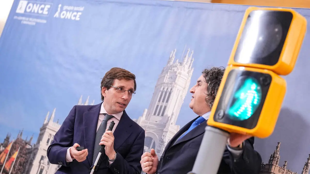 Almeida visita el centro de referencia de accesibilidad para toda Espa&ntilde;a de la ONCE - Foto Ayuntamiento de Madrid