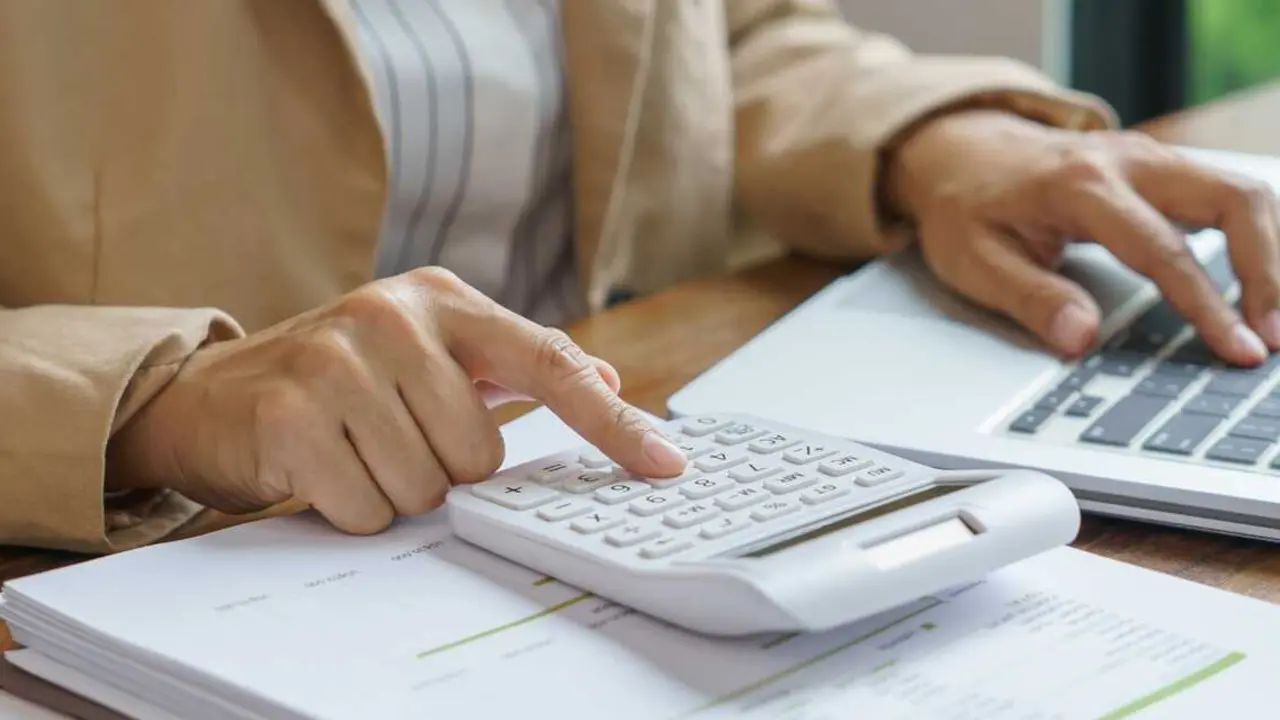 Calculando presupuesto - Foto de charliepix (Canva)