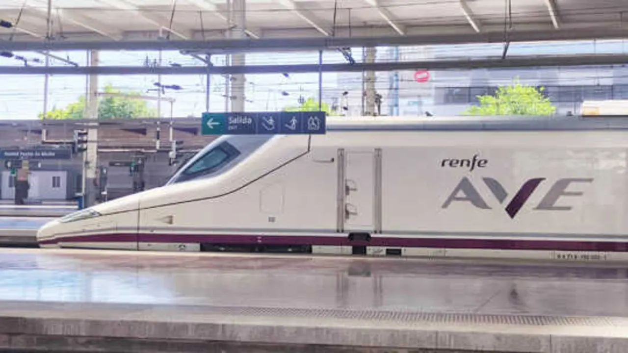 And&eacute;n AVE - Foto de Renfe