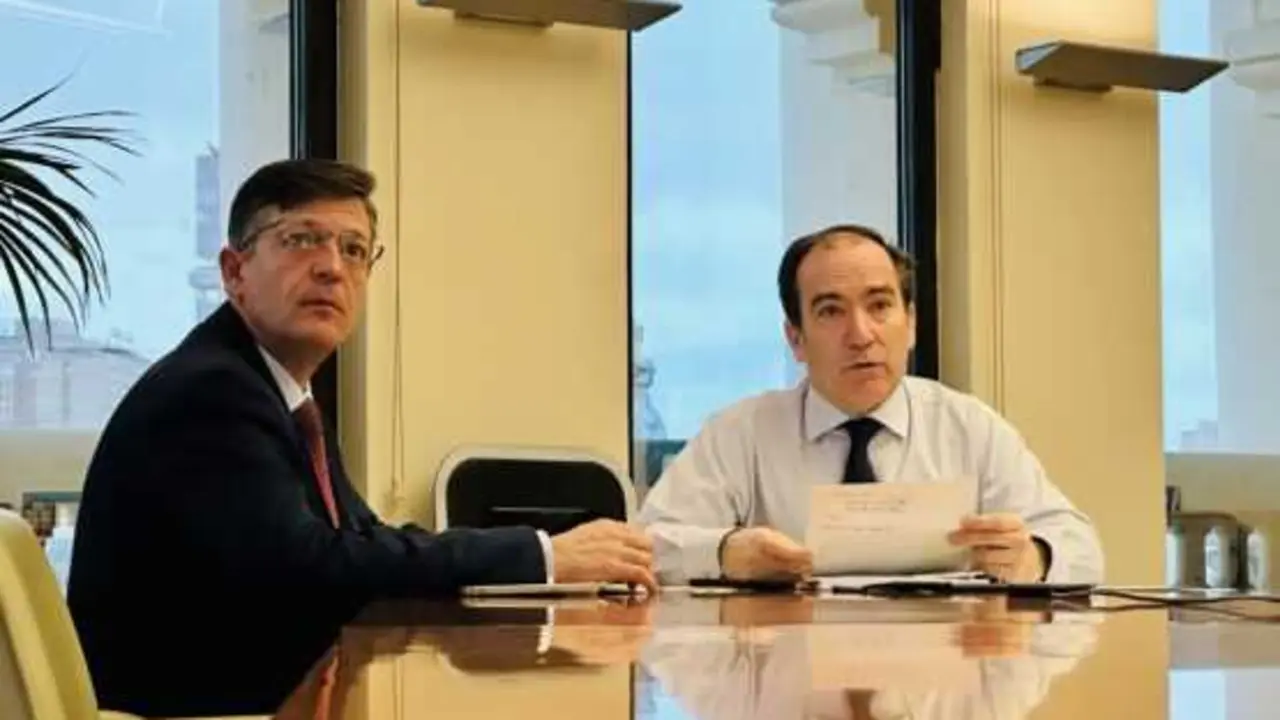 Carabante y P&aacute;ramo durante la Comisi&oacute;n de Control y Seguimiento del Ruido - Foto Ayuntamiento de Madrid