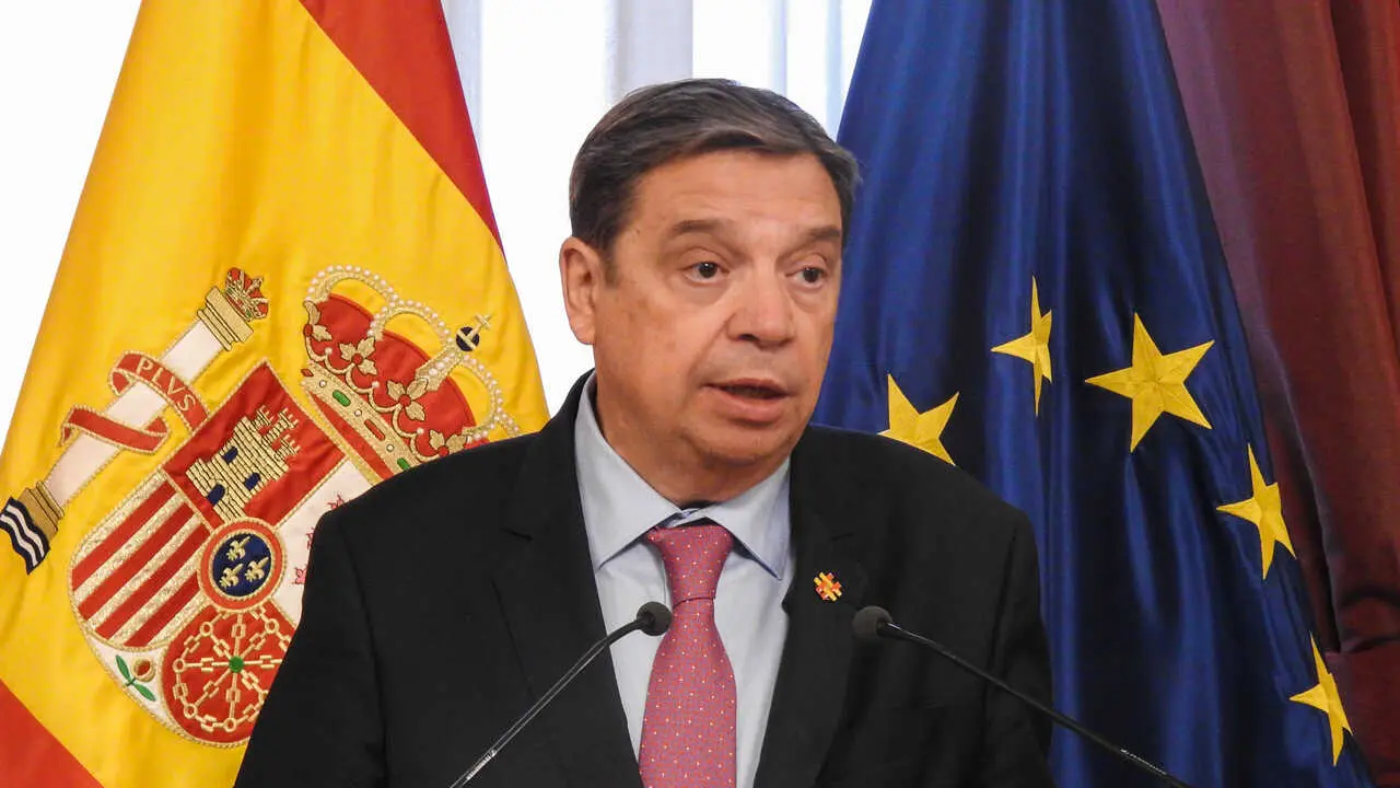 Luis Planas en Bruselas durante una reuni&oacute;n en diciembre - Foto del Ministerio de Agricultura, Pesca y Alimentaci&oacute;n