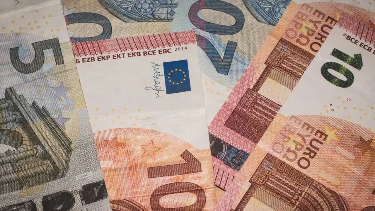 Dinero - Foto de Pezibear de Pixabay (Canva)