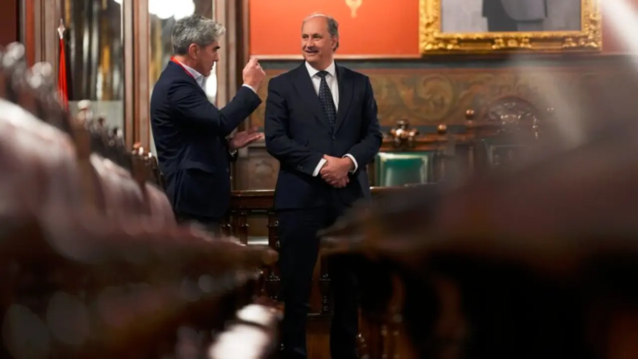 El consejero L&oacute;pez-Valverde, en el lanzamiento del evento Startup Ol&eacute; 2026 en el Palacio de la Bolsa de Madrid - Foto Comunidad de Madrid