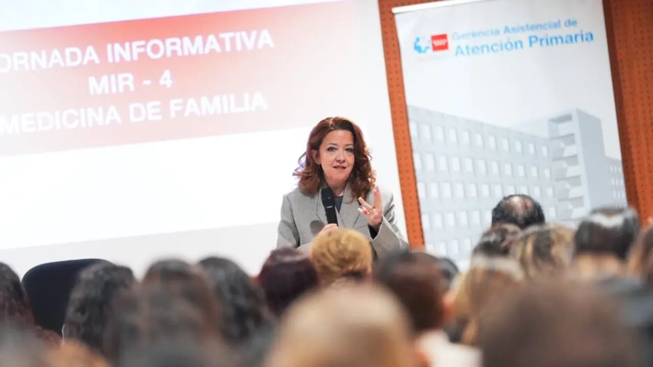 La consejera Matute ha inaugurado en el Centro de Salud Canal de Panam&aacute; de  la capital una jornada informativa dirigida a 225 MIR - Foto Comunidad de Madrid
