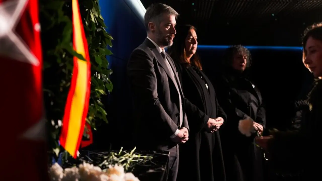 El consejero Garc&iacute;a Mart&iacute;n, en el nuevo lugar de homenaje a las v&iacute;ctimas del 11-M - Foto Comunidad de Madrid