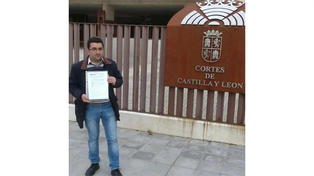 Mario Barcenilla, Esca&ntilde;os en blanco