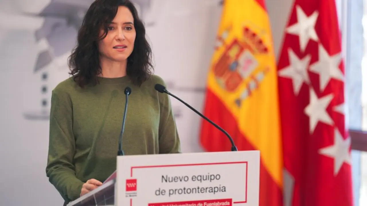 Isabel D&iacute;az Ayuso, en el Hospital p&uacute;blico de Fuenlabrada - Foto Comunidad de Madrid