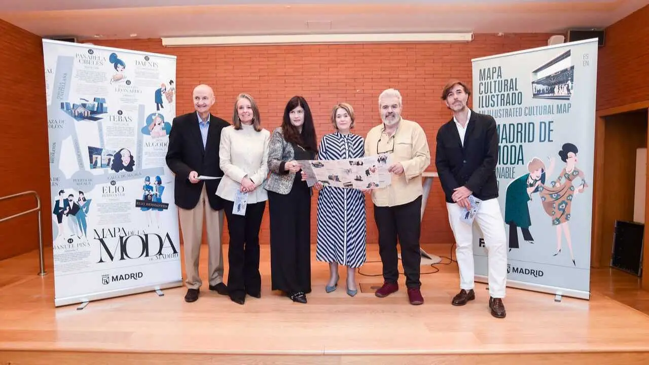 La delegada de Cultura, Turismo y Deporte, ha presentado la gu&iacute;a que recorre &lsquo;El Madrid de la moda&rsquo;3