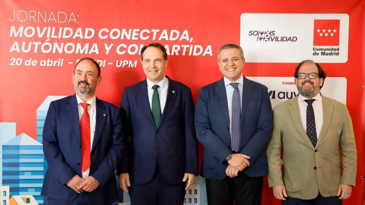 Rodrigo ha inaugurado la Jornada sobre Movilidad Conectada, Aut&oacute;noma y  Compartida, organizada por la Direcci&oacute;n General de Transportes - Foto Comunidad de Madrid