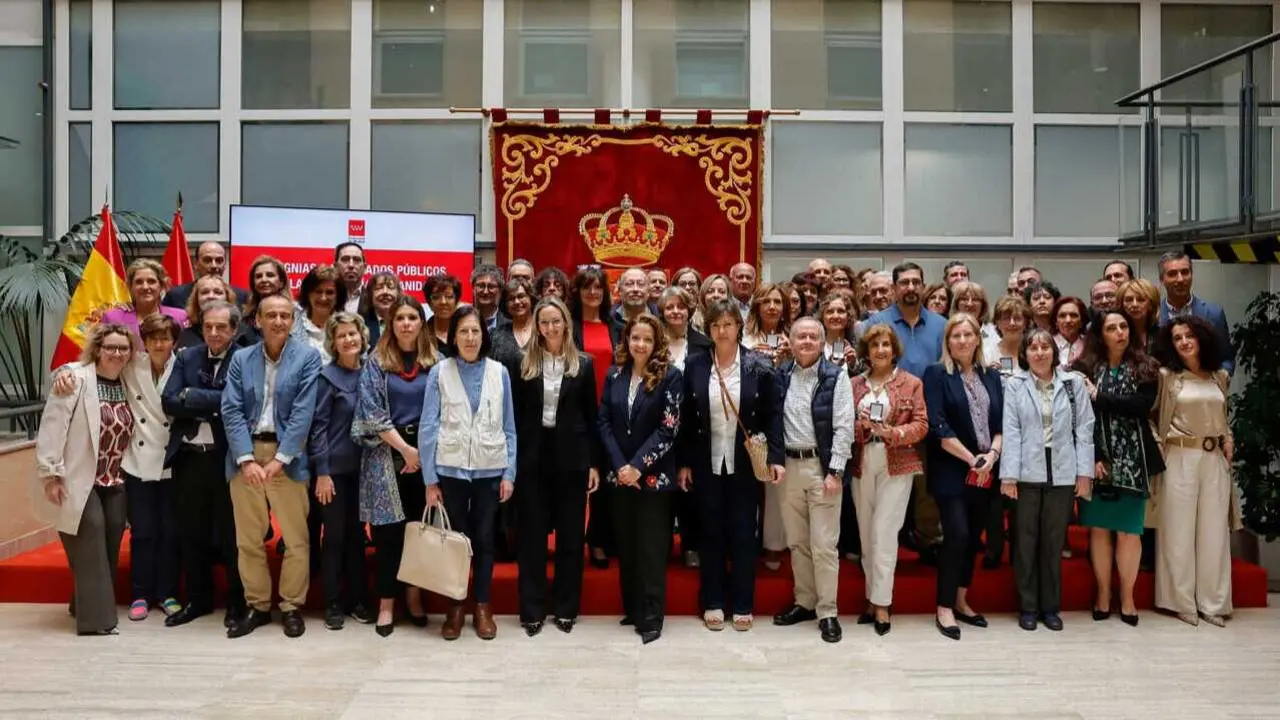 La Comunidad distingue a 51 empleados de Sanidad