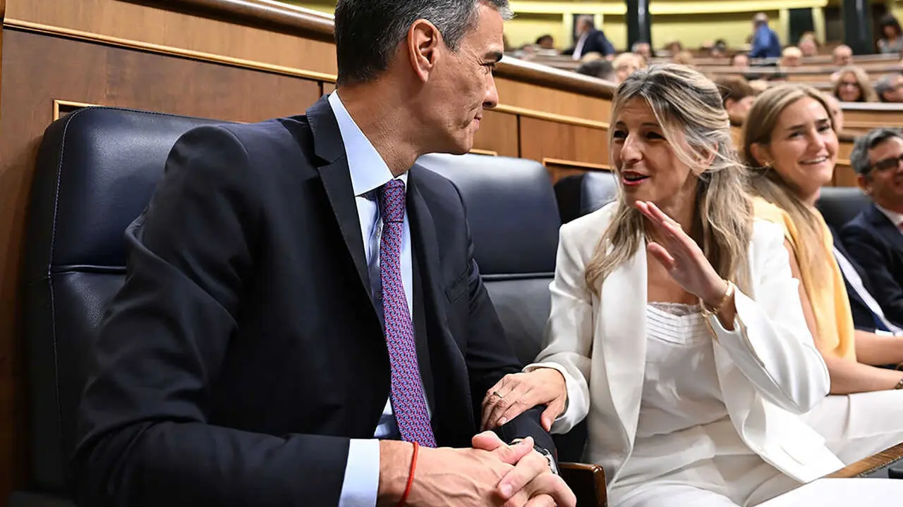 Pedro S&aacute;nchez y Yolanda D&iacute;az, en el Congreso | Foto de Pool Moncloa/Borja Puig de la Bellacasa