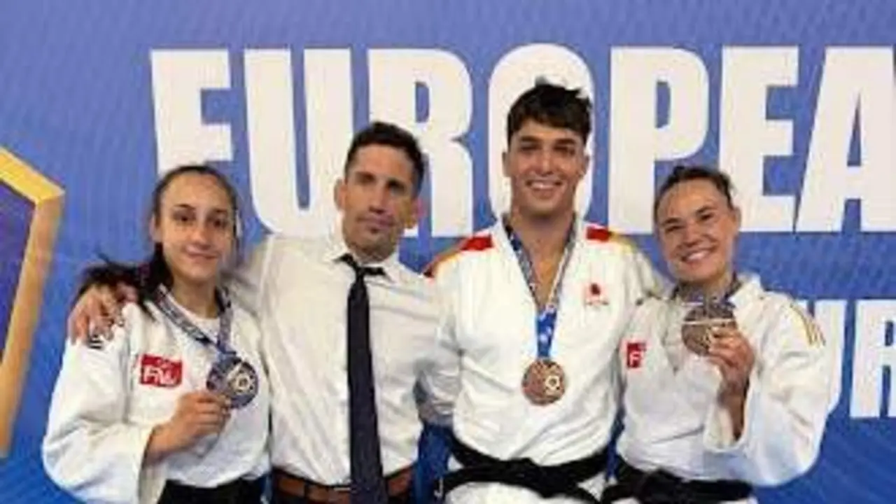 Mónica Martínez de Rituerto, Carla Ubasart y Aharón Santamaría