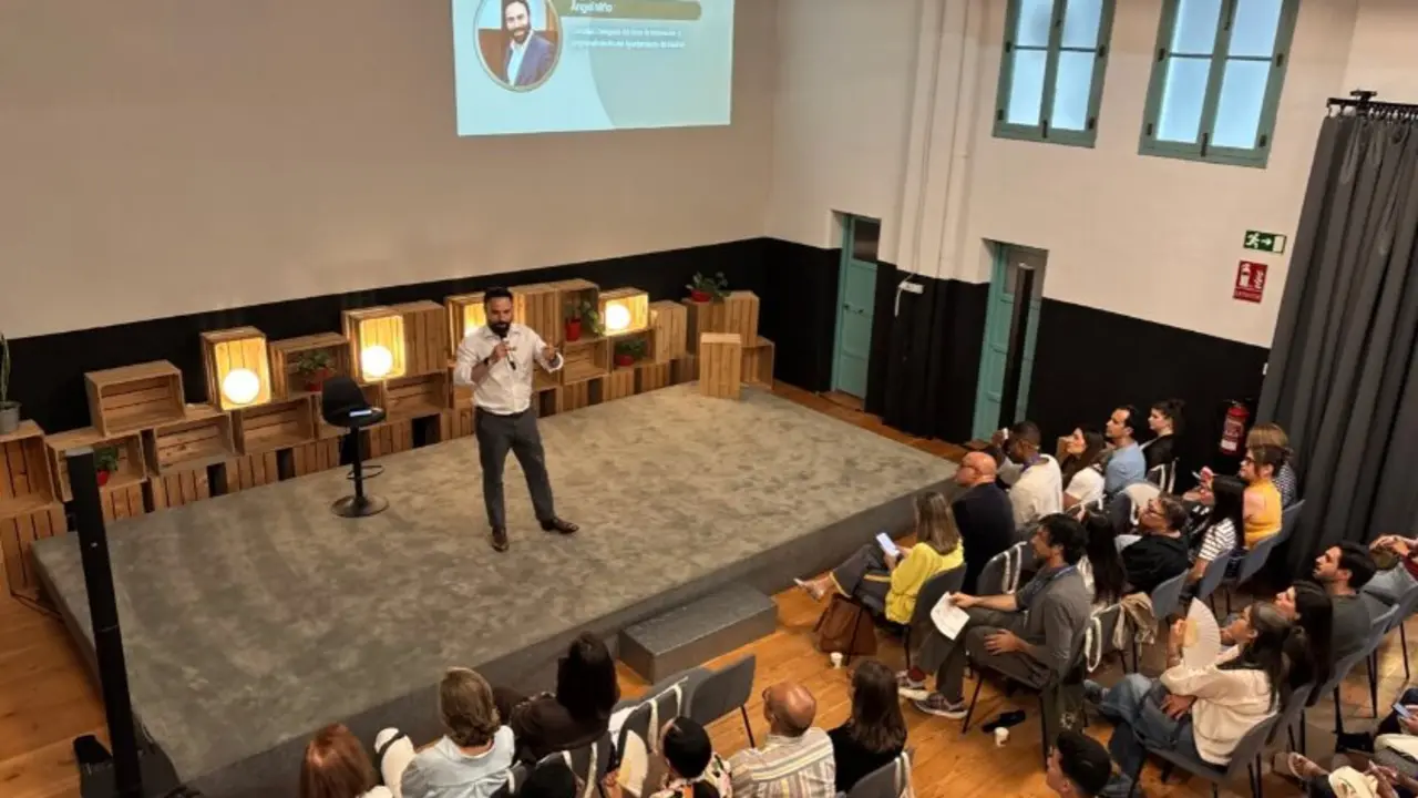 &Aacute;ngel Ni&ntilde;o, en un encuentro de la Red de Mentores de Madrid Emprende - Foto Ayuntamiento de Madrid