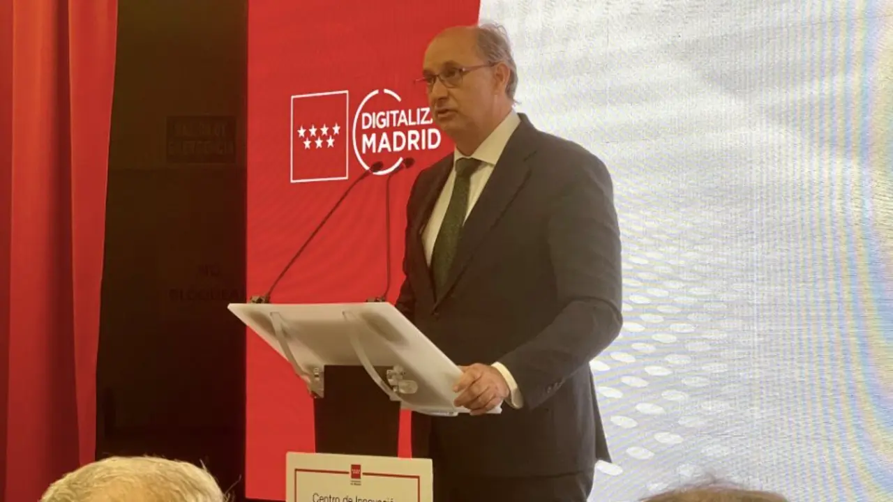 El consejero L&oacute;pez-Valverde ha inaugurado hoy el II Encuentro de  Equipos TIC - Foto Comunidad de Madrid