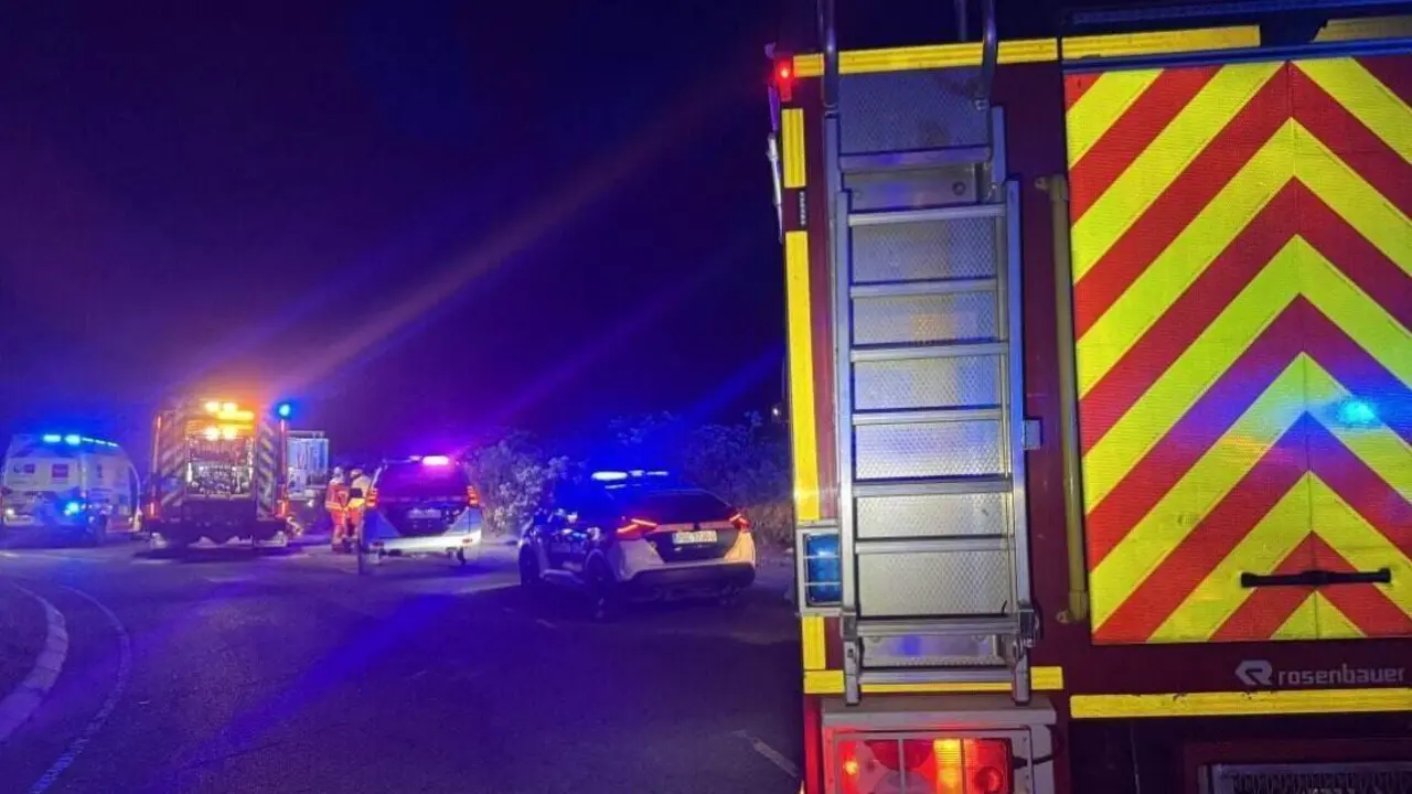Los servicios de emergencia, en el lugar del accidente - Foto Emergencias 112