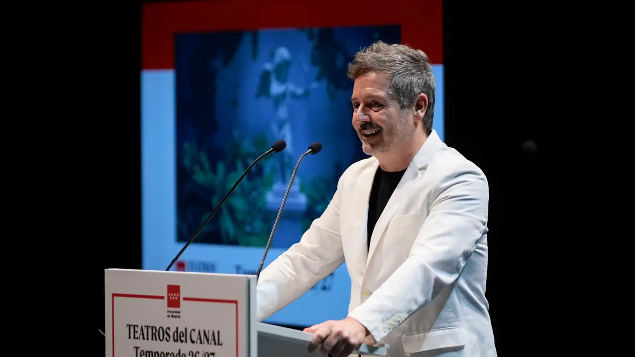 El consejero De Paco Serrano, presentando la nueva  temporada de Teatros del Canal - Foto Comunidad de Madrid