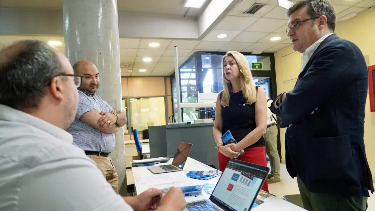 &Aacute;lvarez y Gonz&aacute;lez con equipo del SAV Madrid de Ciudad Lineal