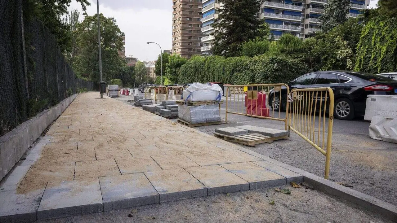 La delegada de Obras y Equipamientos, Paloma Garc&iacute;a Romero, ha visitado los trabajos junto a la concejala de Ciudad Lineal, Nadia &Aacute;lvarez