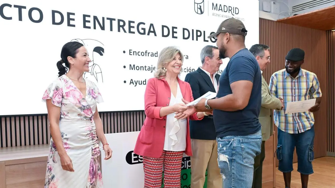 Engracia Hidalgo en la entrega de Diplomas Empleo - Foto Ayuntamiento de Madrid