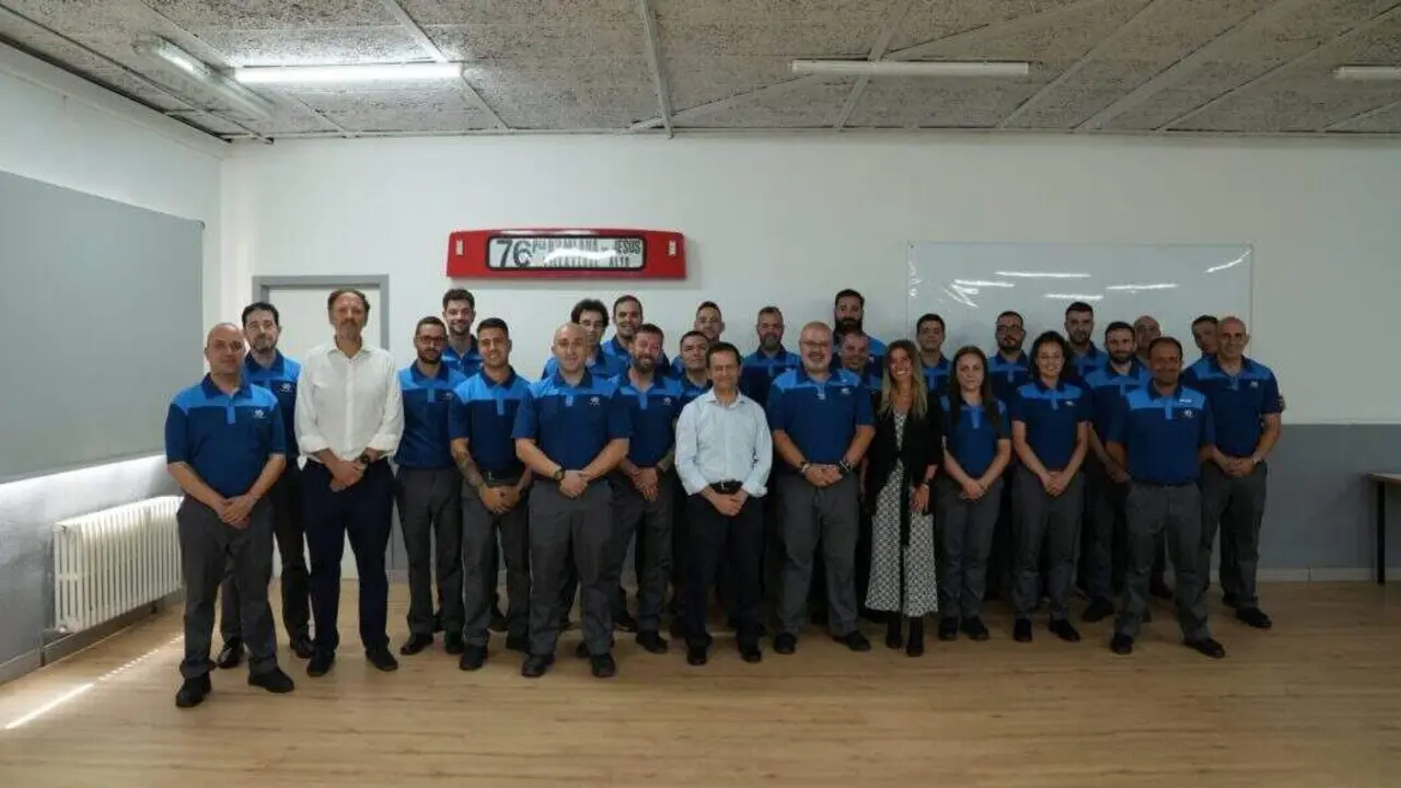 Imagen de la nueva promoci&oacute;n de conductores de EMT Madrid - Foto Ayuntamiento de Madrid